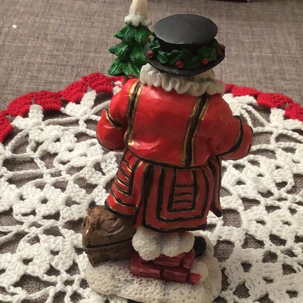 poly Santa - Picture 3 of 4